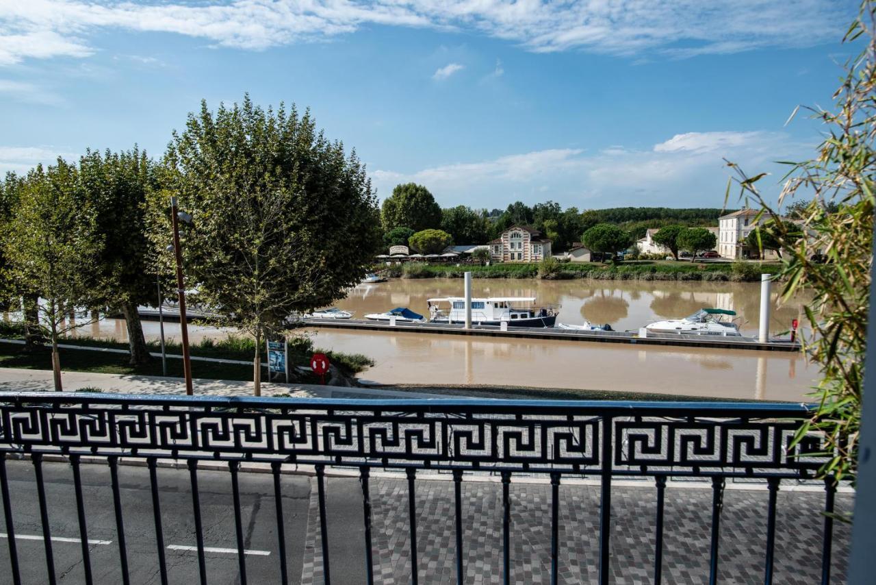 Logis Hotel De La Tour Libourne Exterior foto